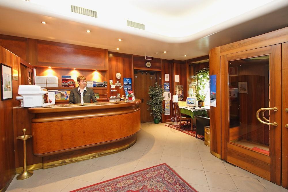 Hotel Roma Trieste Exterior photo