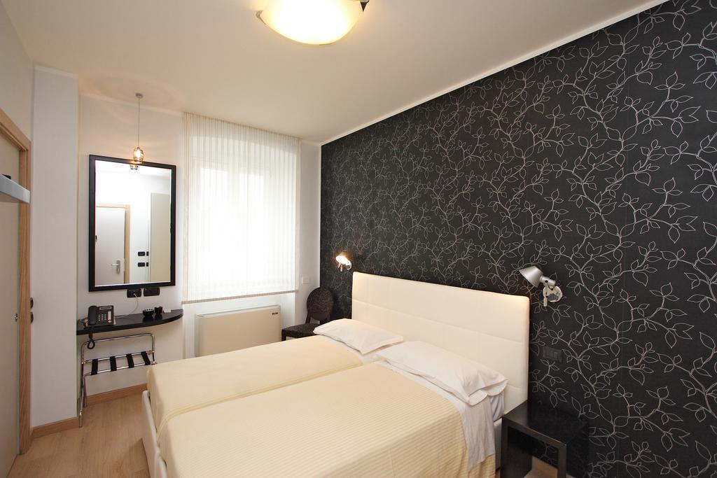 Hotel Roma Trieste Exterior photo