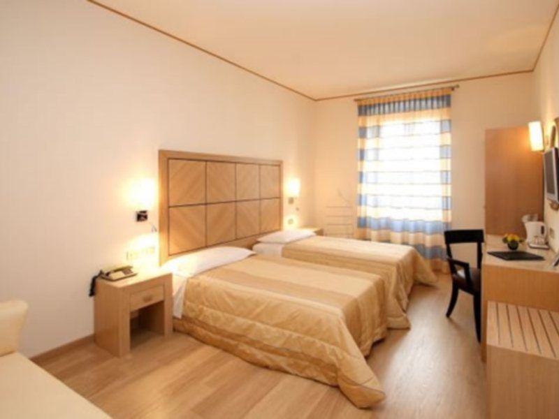 Hotel Roma Trieste Exterior photo